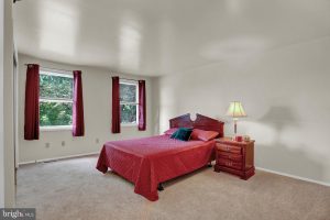 Uninviting and bare bedroom, a common home staging mistake to avoid